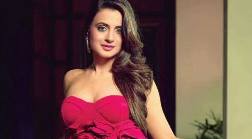 Amisha Patel ने रांची कोर्ट में किया सरेंडर, चेक बाउंस मामले में वारंट हुआ था जारी