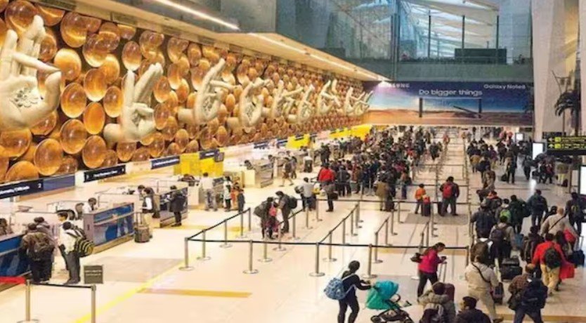 केन्याई महिला ने व्हिस्की की बोतलों में छिपाई थी 38 करोड़ रुपये की कोकीन, Delhi Airport पर पकड़ी गई