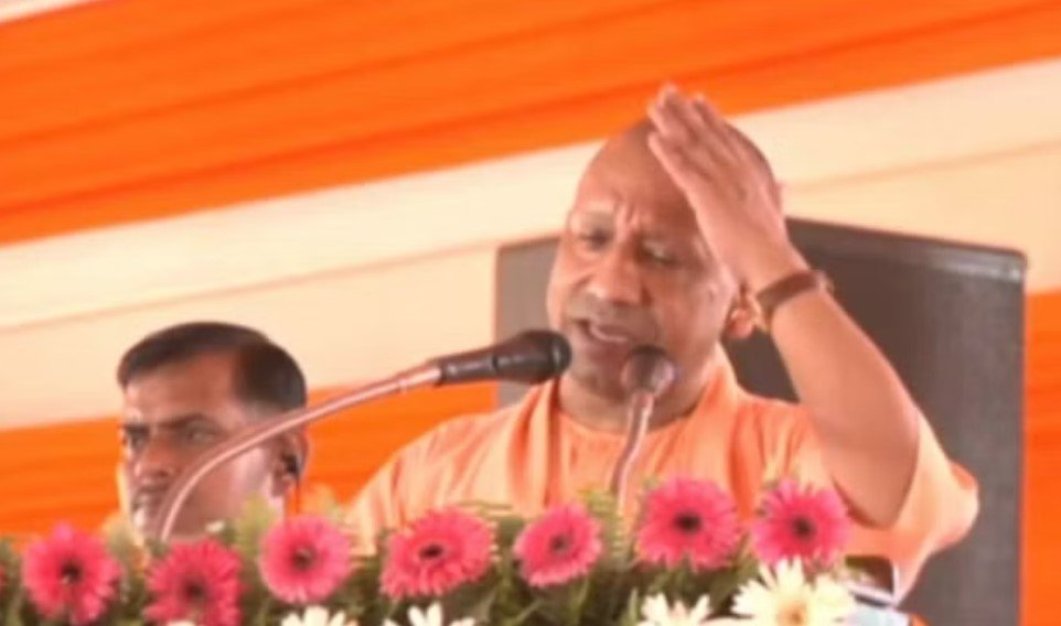CM Yogi ने गोरखपुर को 2,604 करोड़ की विकास परियोजनाओं की दी सौगात, बोले- भाजपा सरकार में सब फ्री