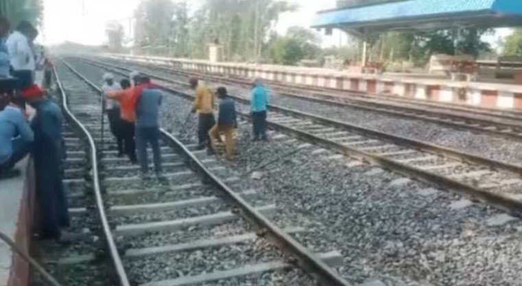 लखनऊ में ट्रेन गुजरते ही पिघल गईं रेलवे पटरियां, टला बड़ा हादसा