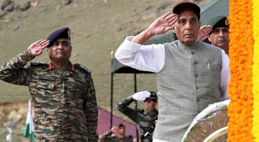 'भारत अपनी शान के लिए LoC भी पार कर सकता है', कारगिल से PAK पर बरसे रक्षा मंत्री