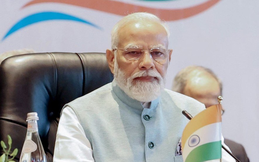 अविश्वास प्रस्ताव के खिलाफ PM मोदी का आखिरी बॉल पर छक्का