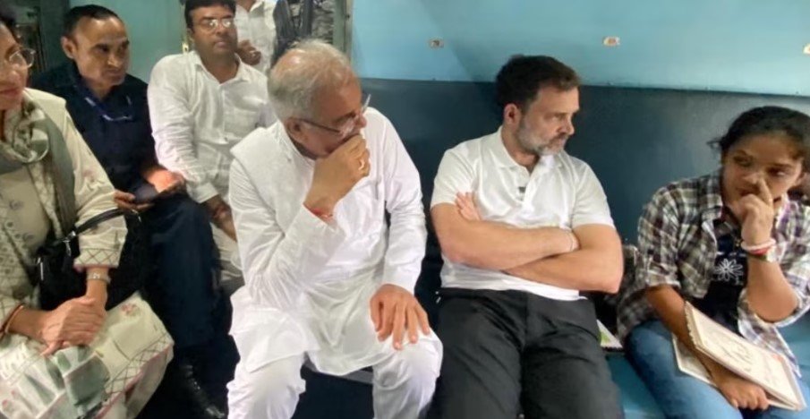 Rahul Gandhi Chhattisgarh Visit, ट्रेन के स्लीपर कोच में सफर, खिलाड़ियों से बात, छत्तीसगढ़ में दिखा राहुल का अनोखा अंदाज