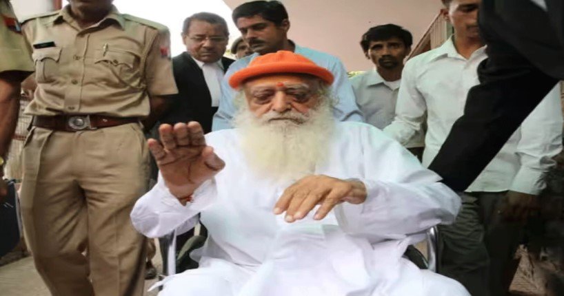 जेल से बाहर आने की उम्मीदों को SC से लगा था झटका, अब पैरोल के लिए आसाराम के वकीलों ने किया ये काम