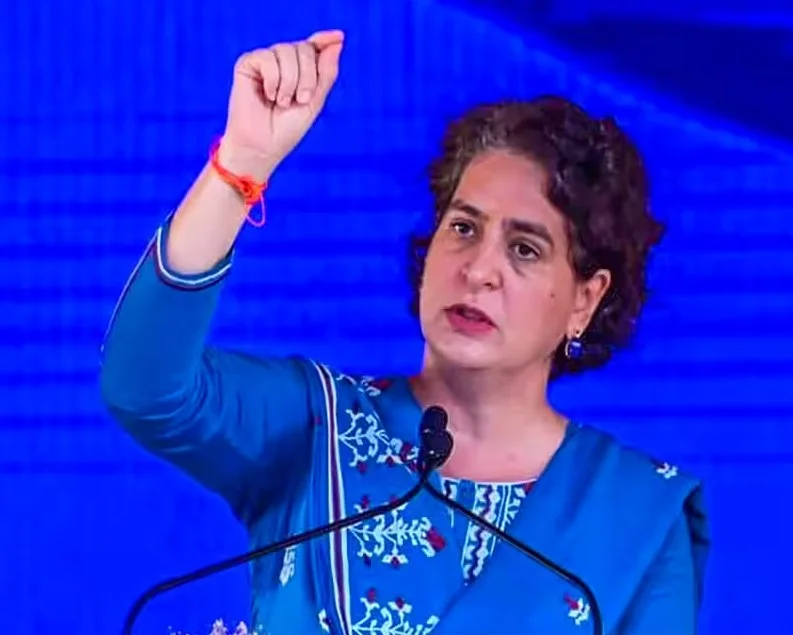 Chhattisgarh Election 2023: Election से पहले Chhattisgarh में Congress का 'बड़ा दांव', Priyanka बोलीं- फिर से सरकार आई तो...