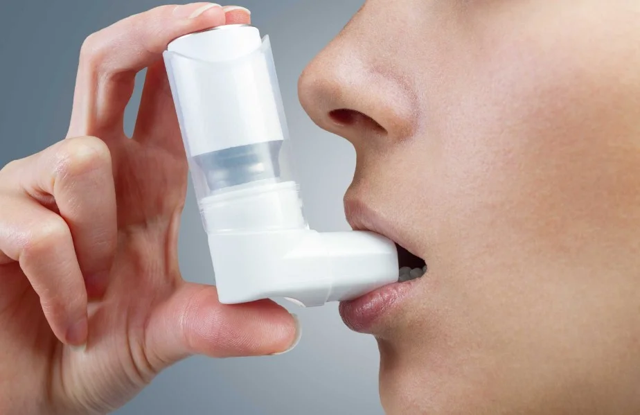 Diwali से पहले ही बढ़ने लगा है Pollution, asthma के मरीज इस तरह रखें अपना ध्यान