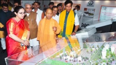 Gorakhpur ट्रेड-शो में दिखा Delhi के प्रगति मैदान वाले ट्रेड फेयर जैसा नजारा, CM Yogi की सोच ने हकीकत में बदल दी कल्पना